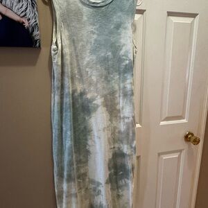 Universal Thread Gray T-Shirt